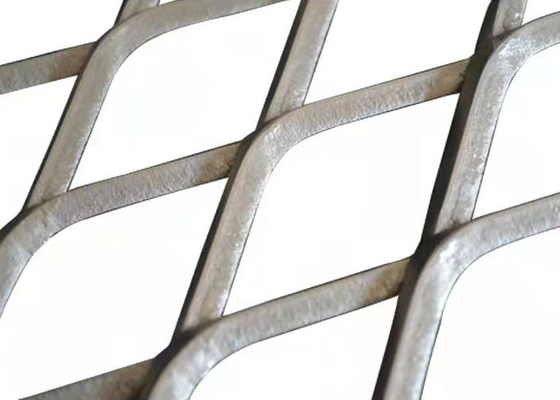Galvanized 0.8mm Decorative Wire Mesh Mechanical Protection Diamond Tensile Building