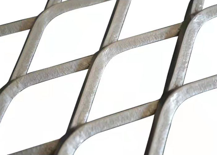 Galvanized 0.8mm Decorative Wire Mesh Mechanical Protection Diamond Tensile Building
